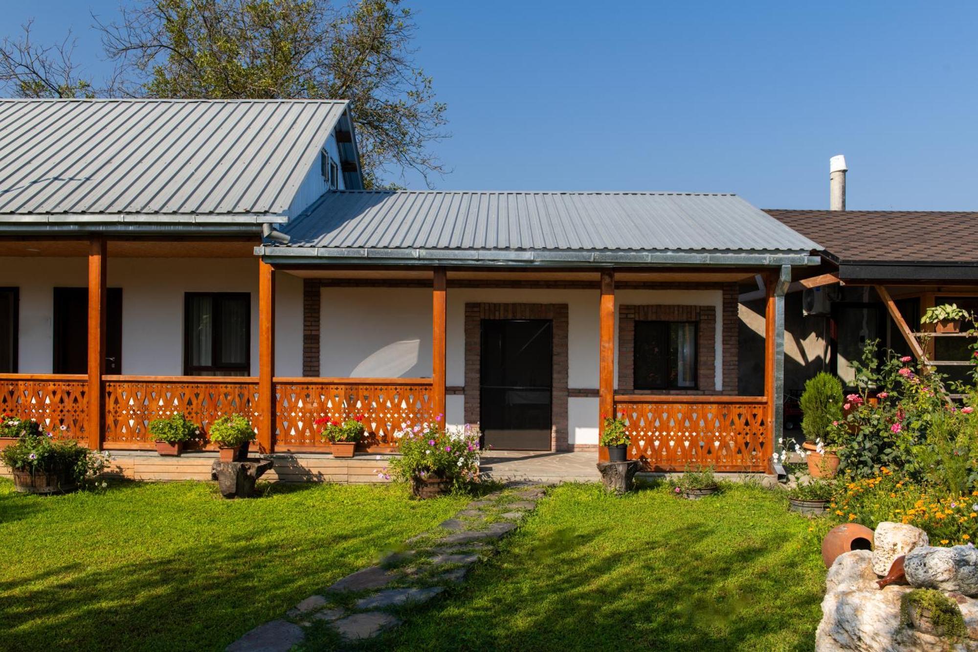 Alvani Inn K'vemo Alvani Exterior photo