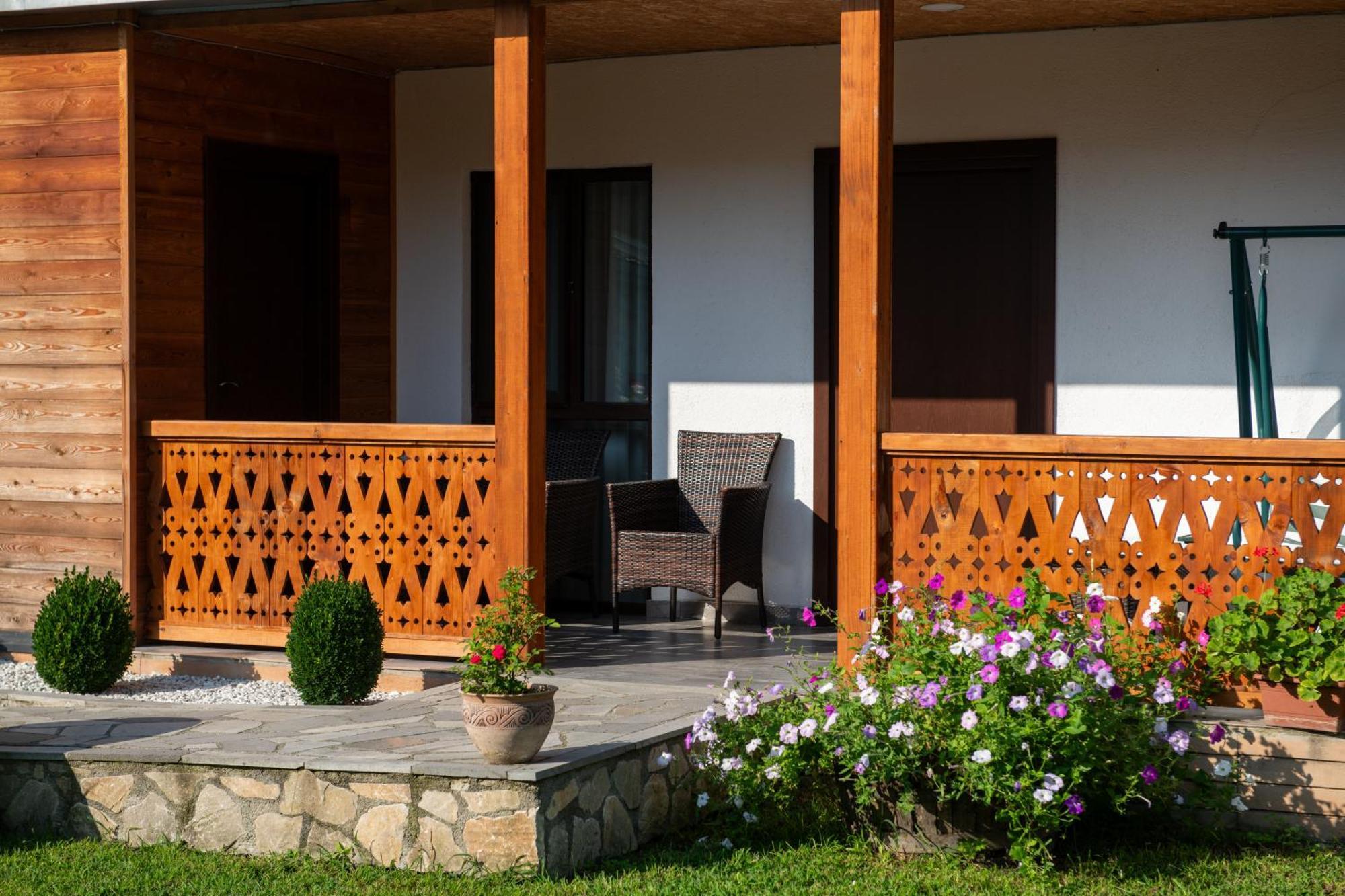 Alvani Inn K'vemo Alvani Exterior photo