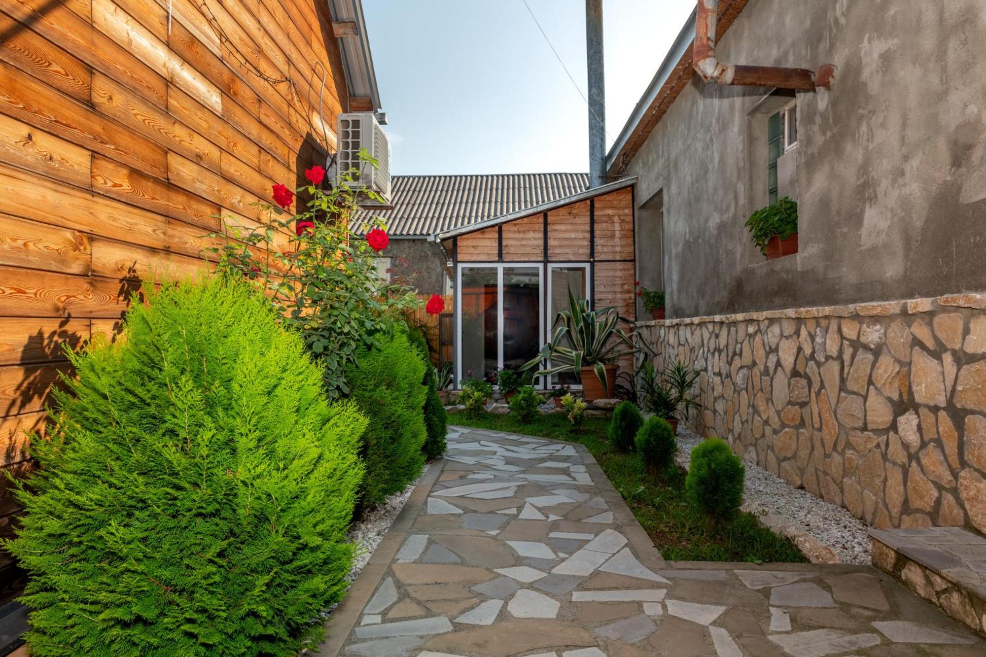 Alvani Inn K'vemo Alvani Exterior photo